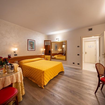 Hotel Motel Sporting Montodine Exterior foto